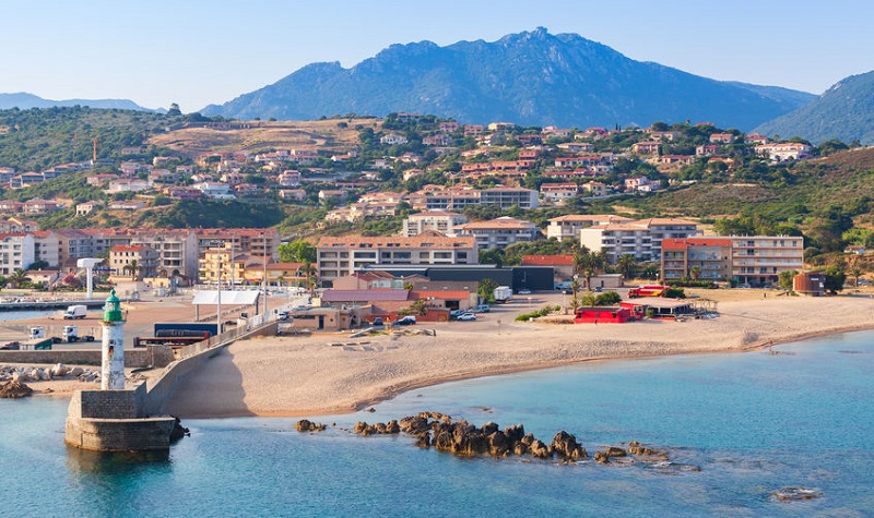 Propriano : ville où le luxe épouse la nature pendant les vacances